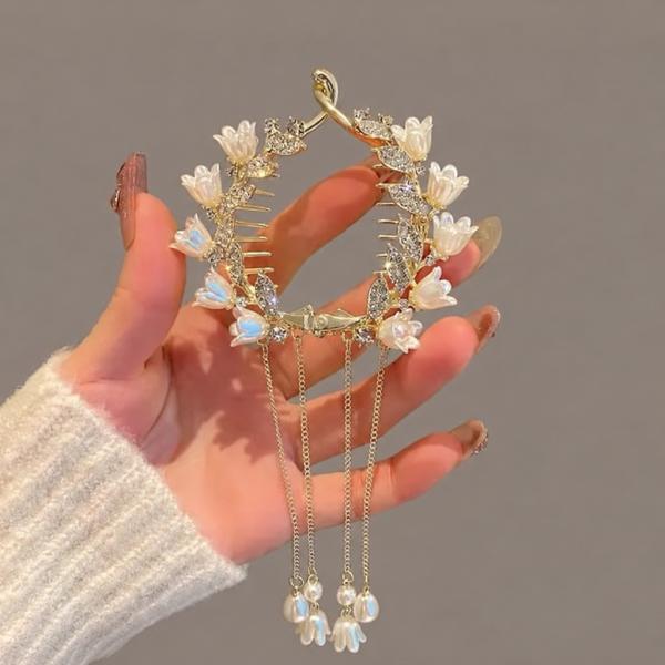 Pearl Floral Back Clip