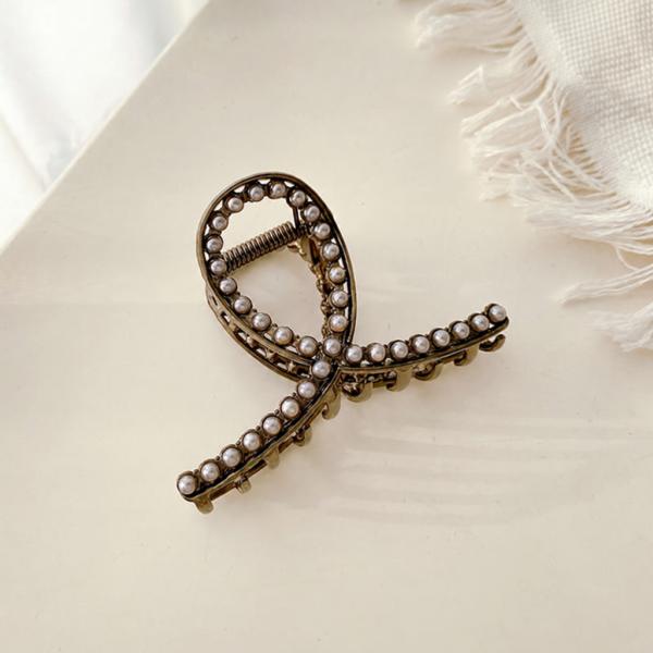 Pearl Stone Back Clip