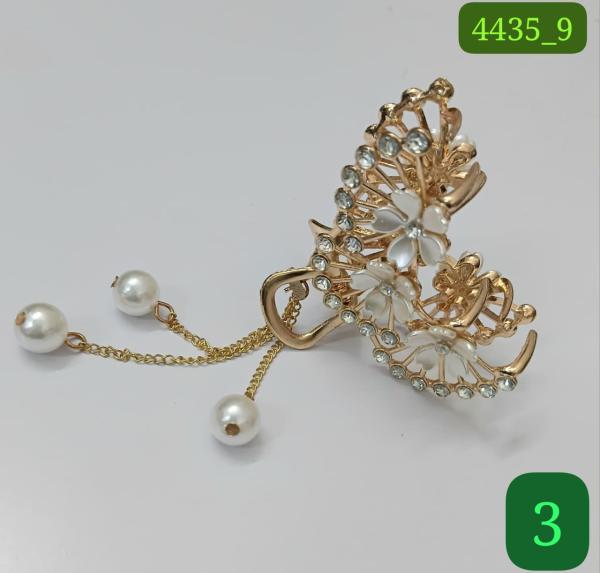 Gold Pearl Flower Clutcher