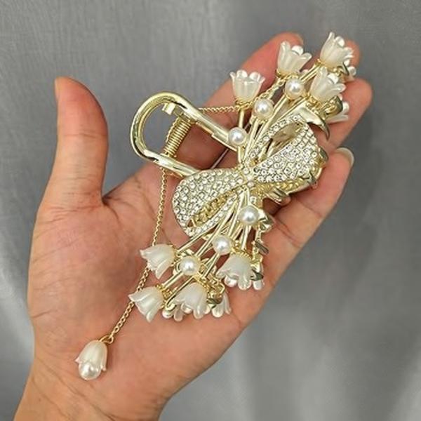 Pearl Bow Hair Clutcher