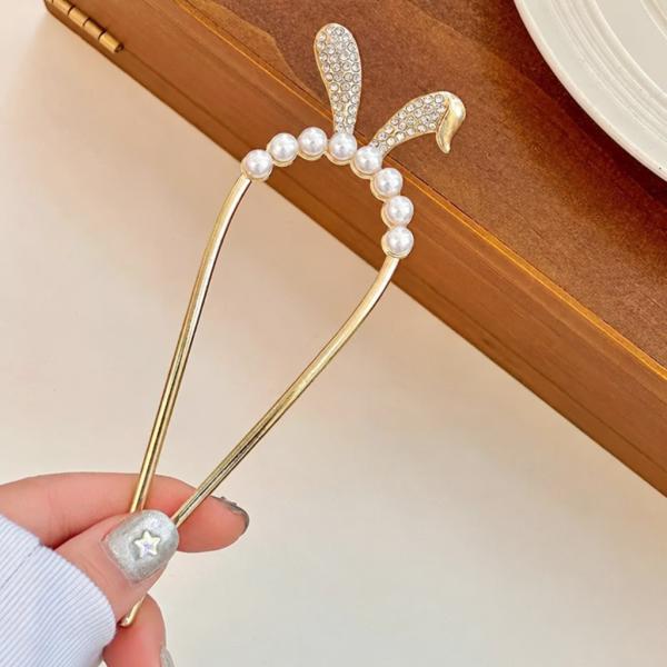 Pearl Bunny Back Clip