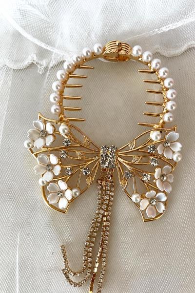 Pearl Bow Hair Clutcher