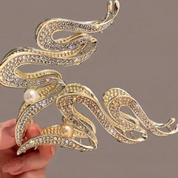 Gold Wave Clutcher Clip