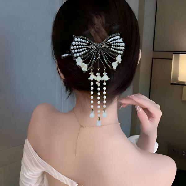 Pearl Butterfly Back Clip