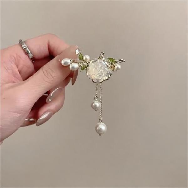 Pearl Floral Back Clip