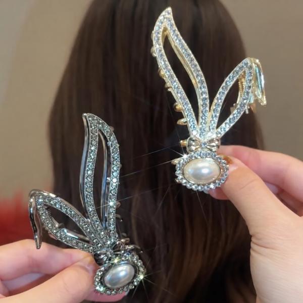 Pearl Bunny Ear Clutcher